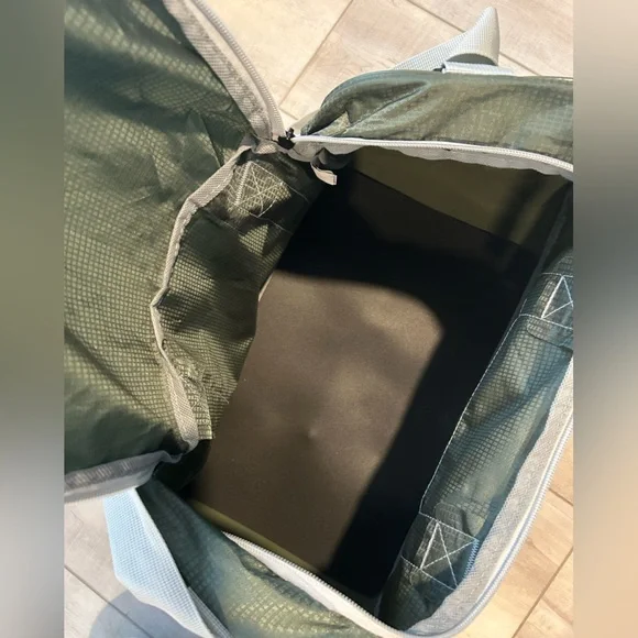 New Balance Small Duffel Bag - Picture 2 of 2